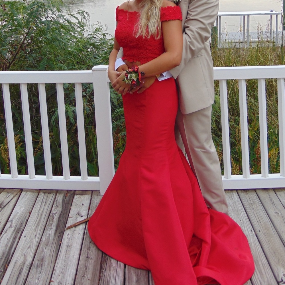 Red prom homecoming court homecoming mardi gra dress Sherri hill